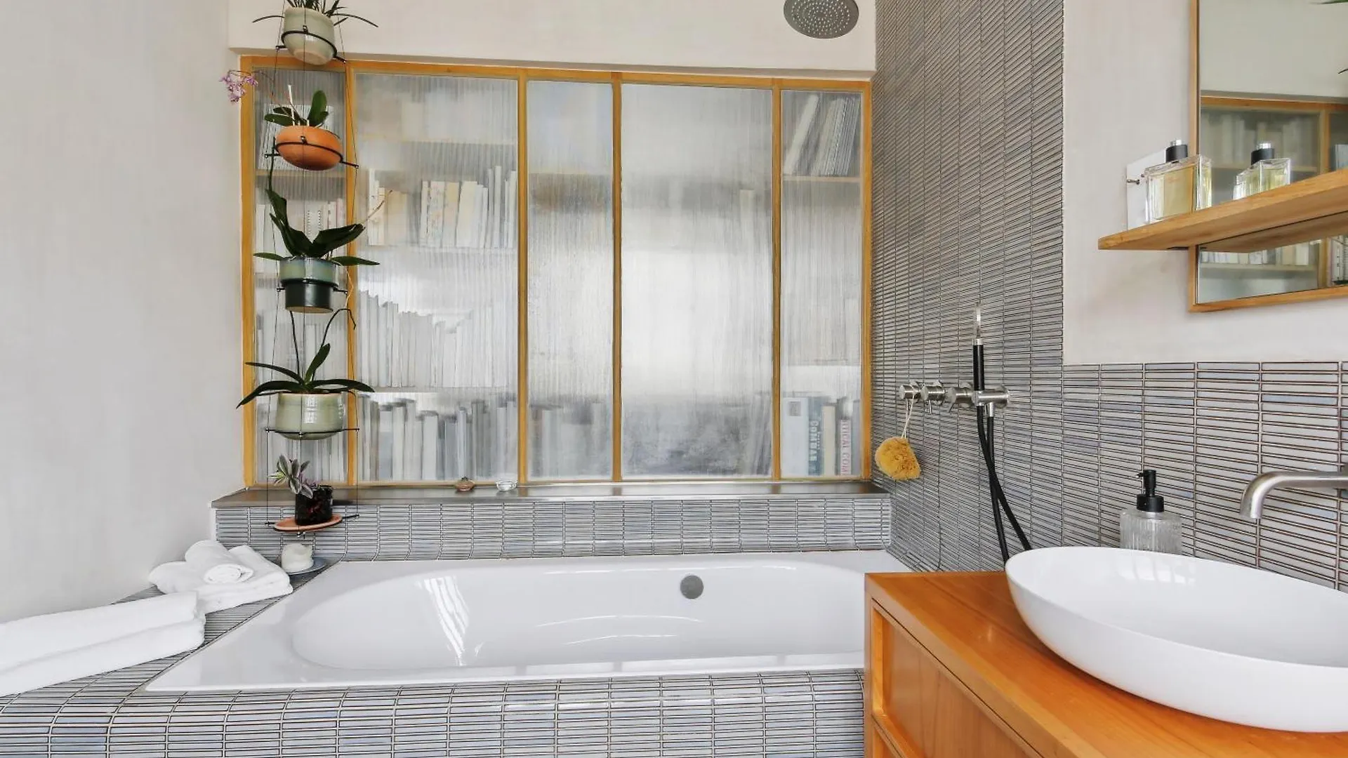 Familial 7 Personnes -entre Opera Et Montmartre By Weekome Apartment