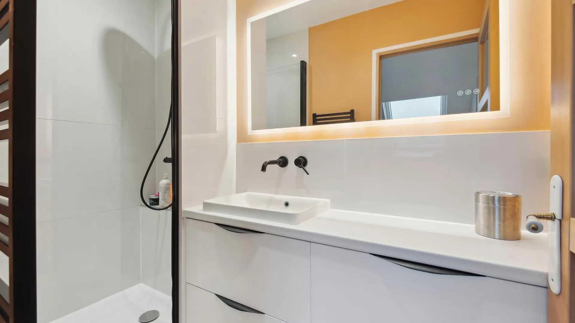 Familial 7 Personnes -entre Opera Et Montmartre By Weekome * Paris